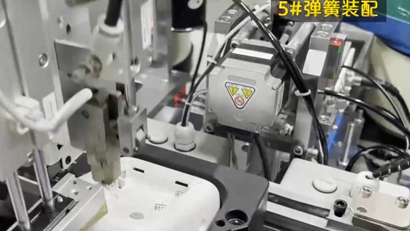 汽车零部件上下料机器人：尺寸分类与选型要点